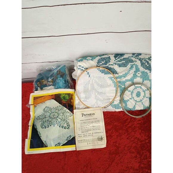 Vintage Paragon Needlecraft Half Cross Stitch Kit With Hoops & Threads For Doubl - Picture 1 of 8